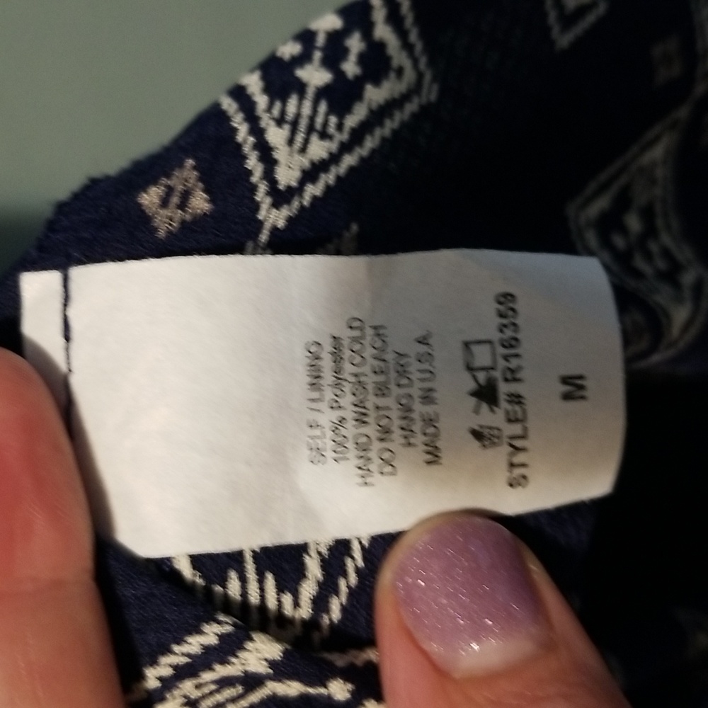 White Birch Jumpsuit - Shorts and Short sleeved - Size M - EUC - Picture 3 of 5